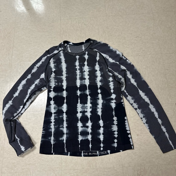 lululemon athletica Other - Lululemon Metal Vent Tech Long Sleeve Shirt 2.0 Shibori Dye Classic Navy Large